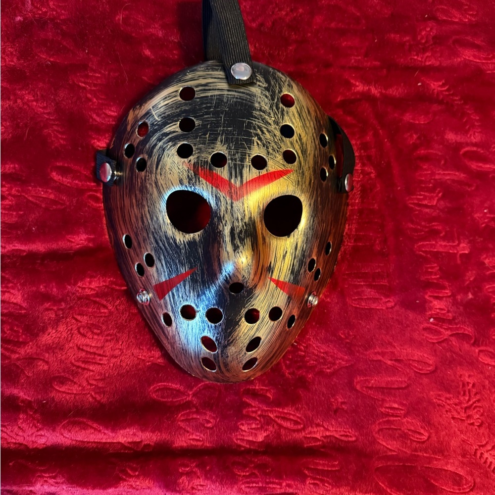 Target Men's Black and Gold Face Mask